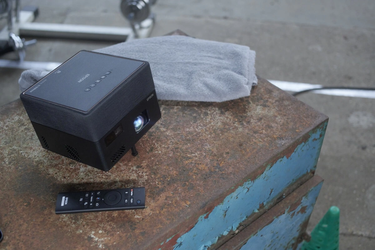 Projektor Epson EF-12 3LCD Chromecast